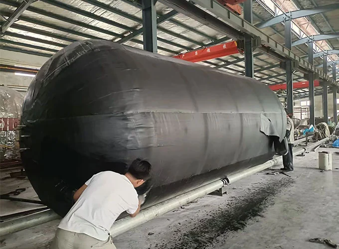 Fender Getah untuk Kapal Selam