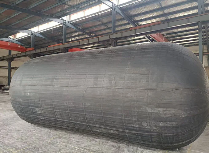 Fender Anti-Perlanggaran Kapal Selam